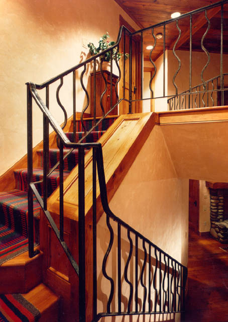 stairs.jpg (65919 bytes)